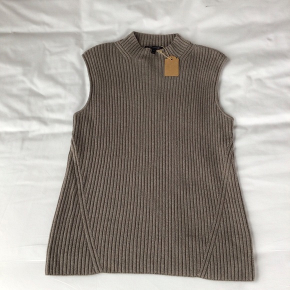 St. John Cashmere Sleeveless Sweater Vest - Picture 1 of 4